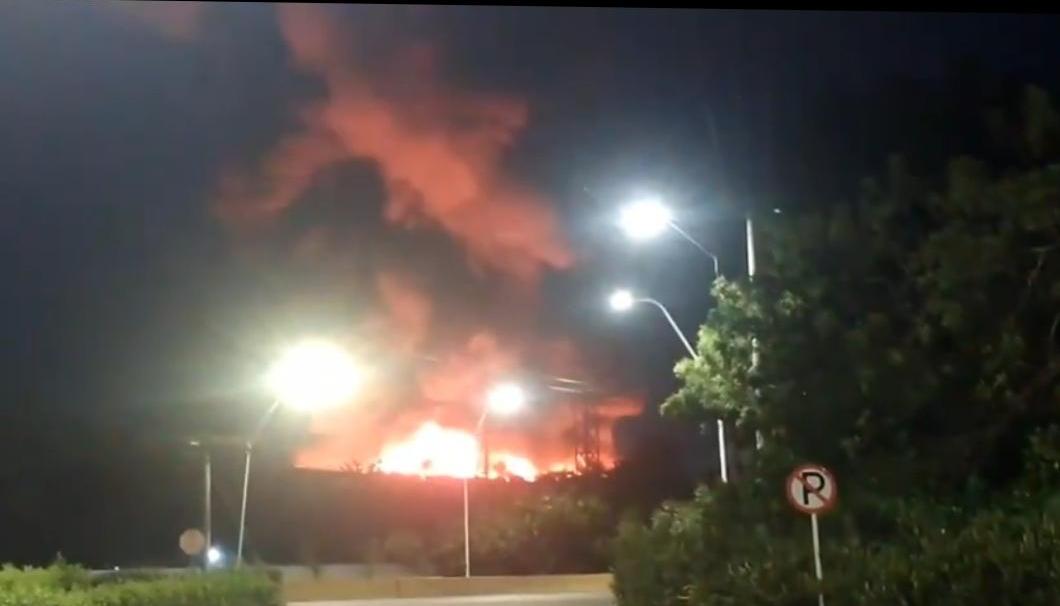 Incenndio en bodega de cochones