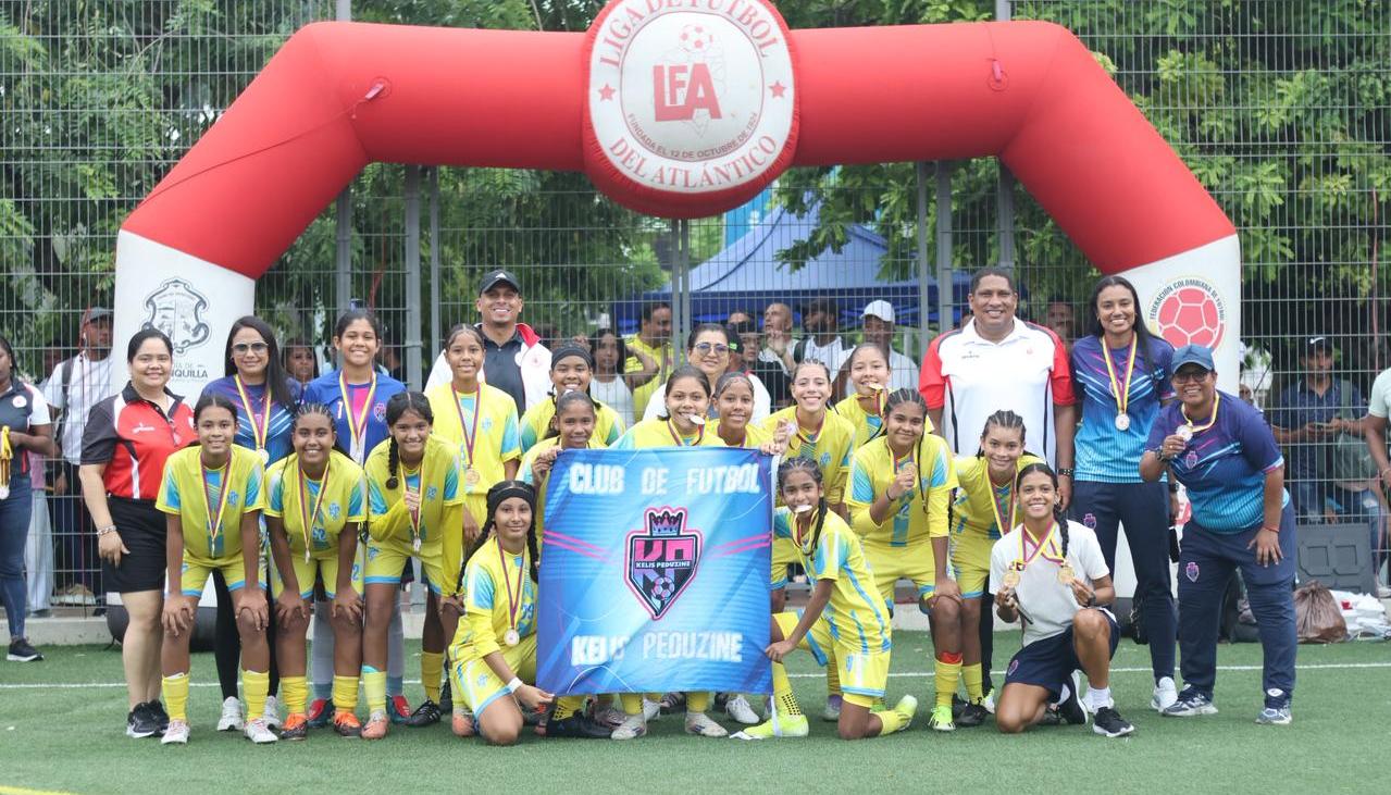 El club KP, campeón de la categoría 2011 femenina. 