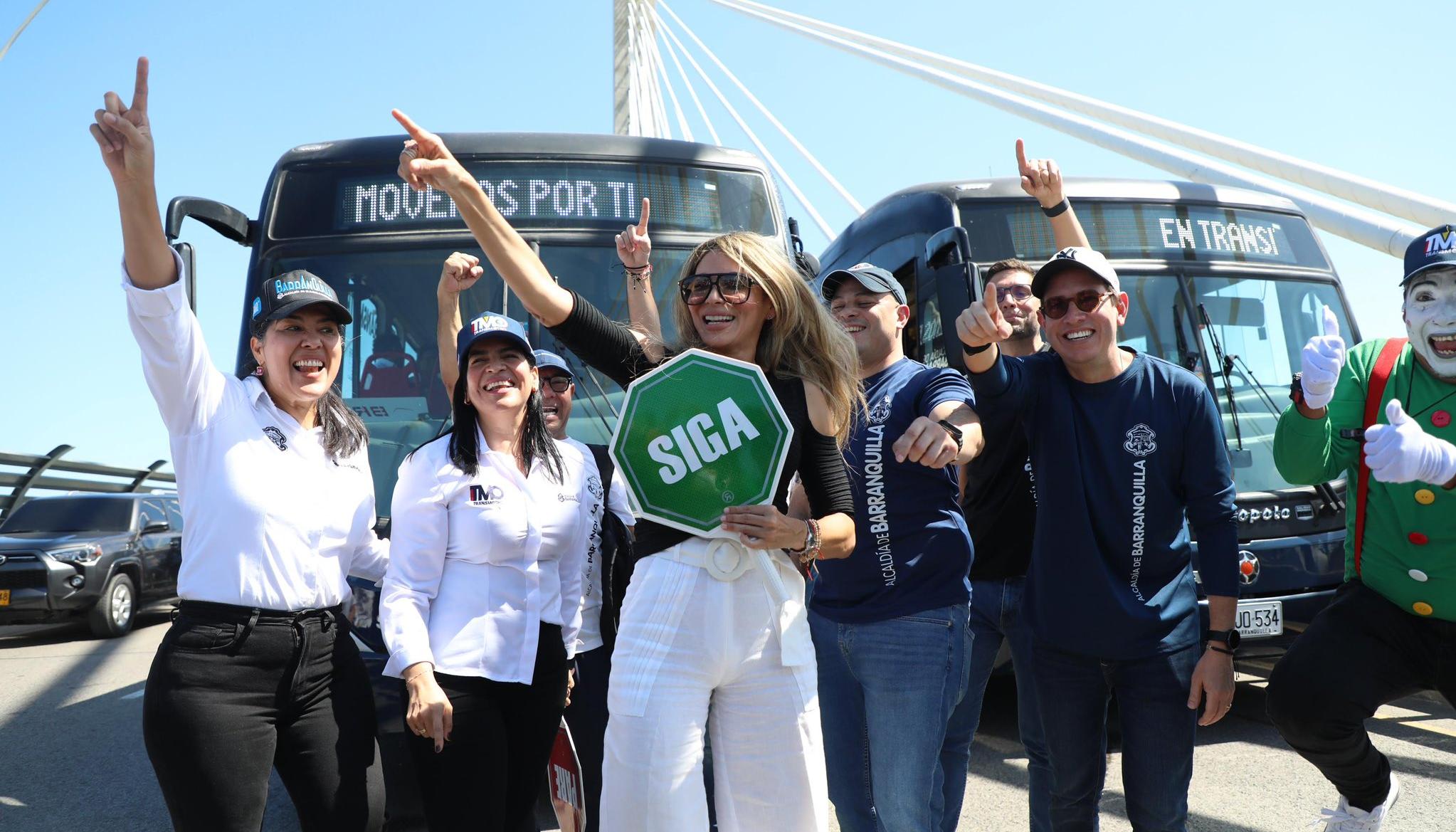 Llegada de nuevos buses de Transmetro a la ciudad.