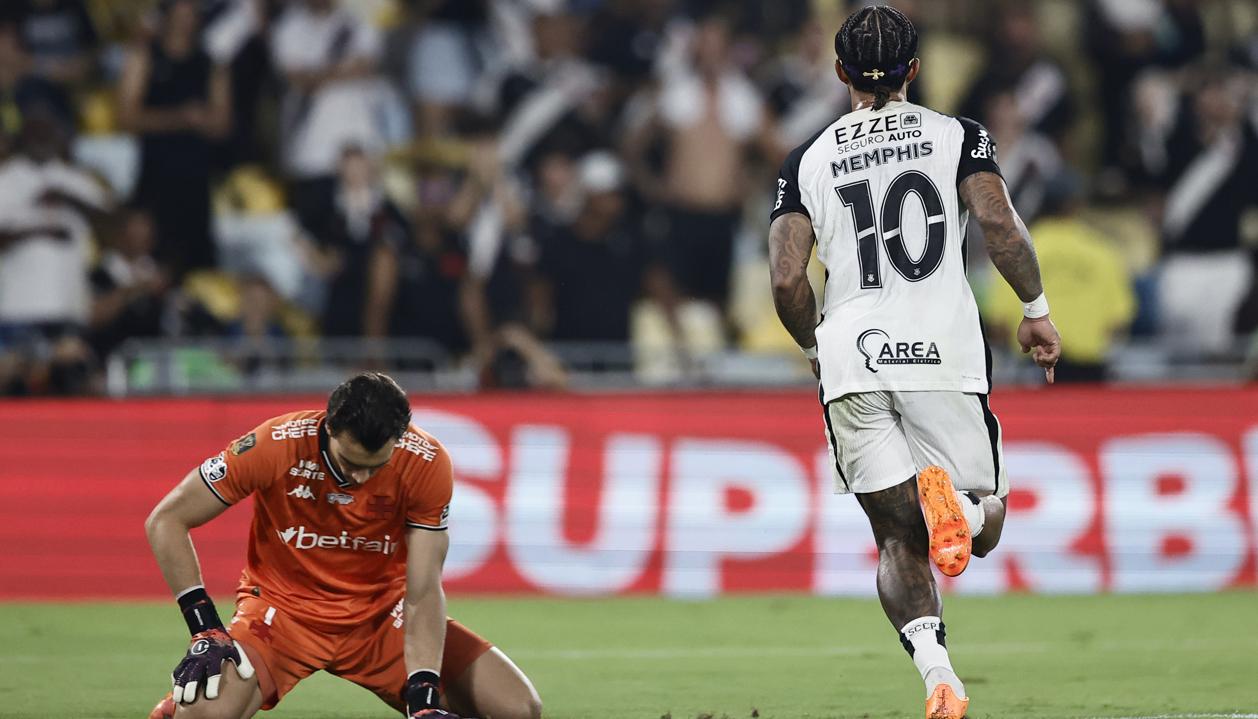 La celebración de Memphis Depay.