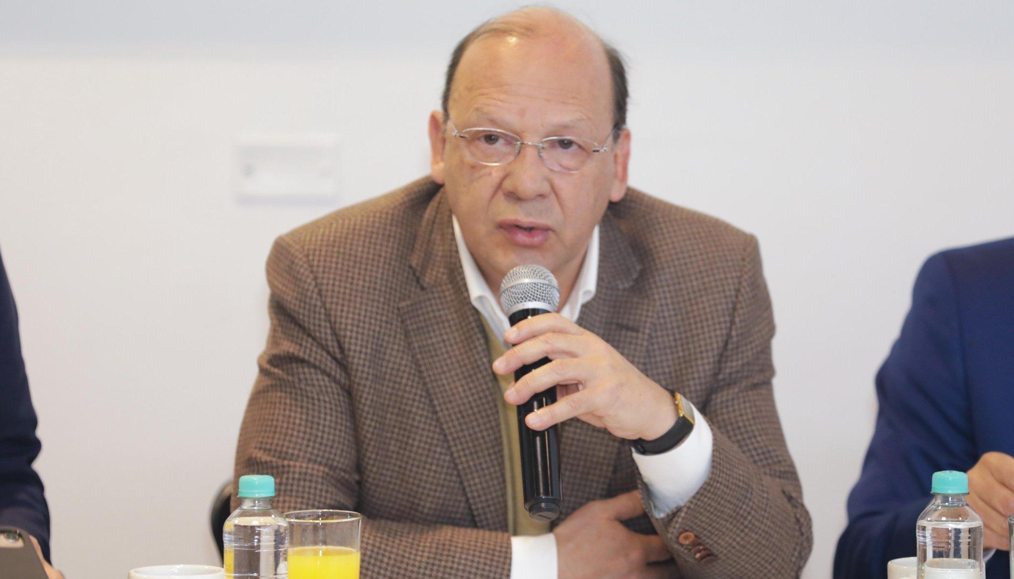 El Ministro de Hacienda, Germán Ávila.