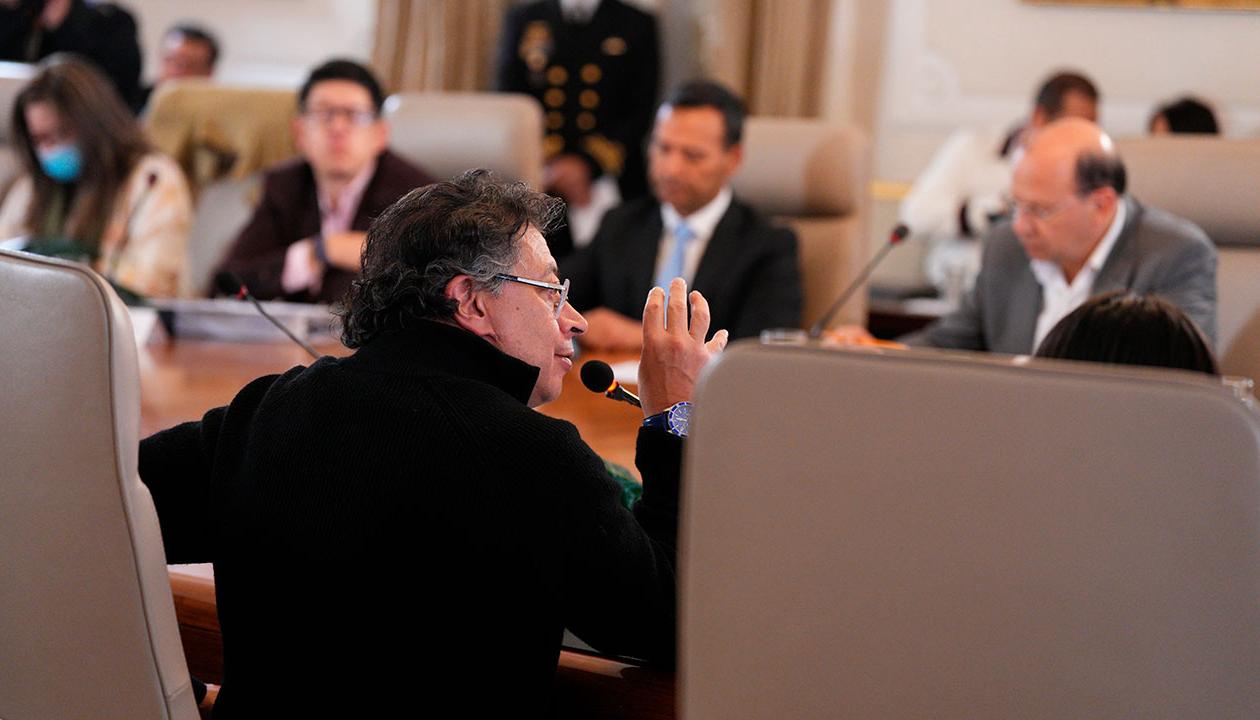 Gustavo Petro en consejo de ministros