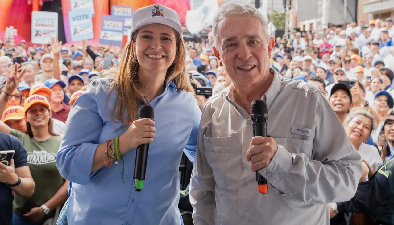 La candidata Paloma Valencia y el expresidente Álvaro Uribe Vélez.