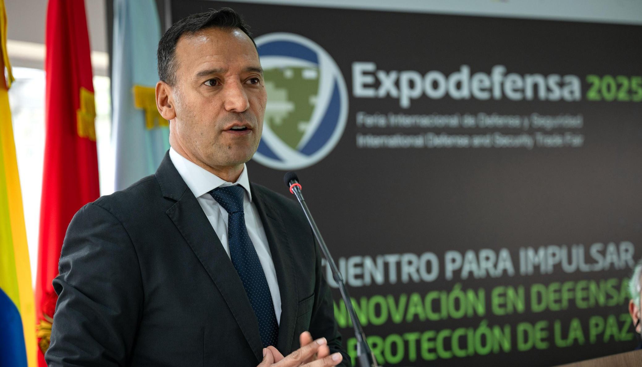 Pedro Sánchez, ministro de Defensa.