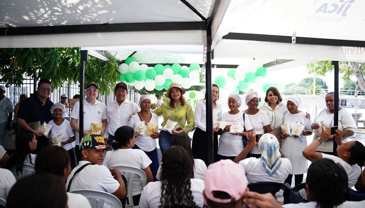 Certificación del Sena a habitantes de Santa Lucía, Atlántico.