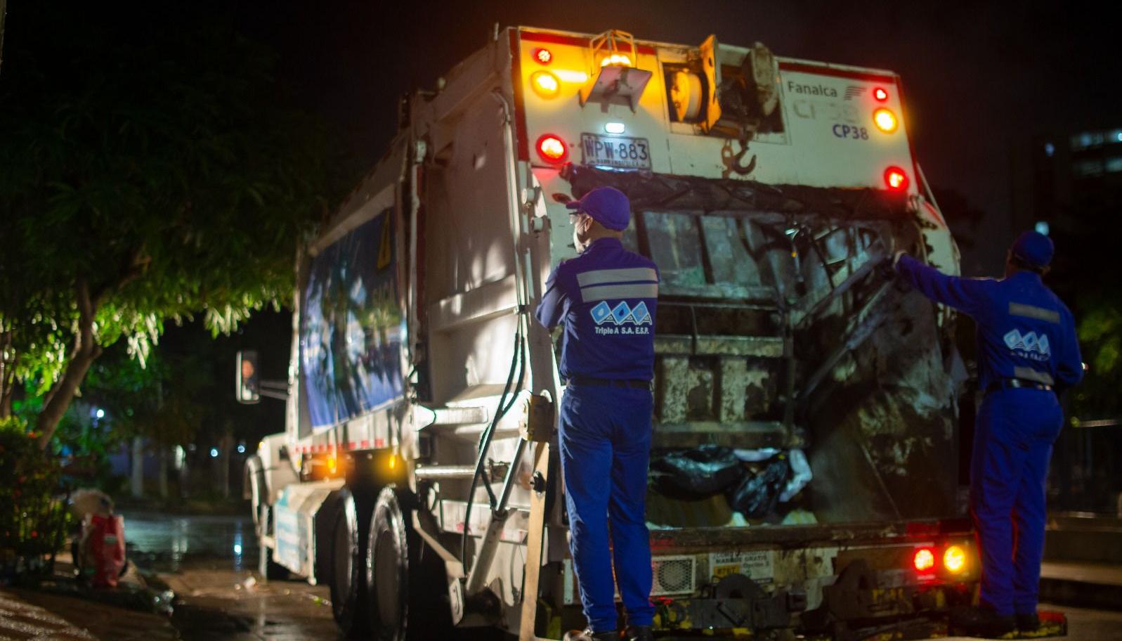 Servicio de aseo de la Triple A. 