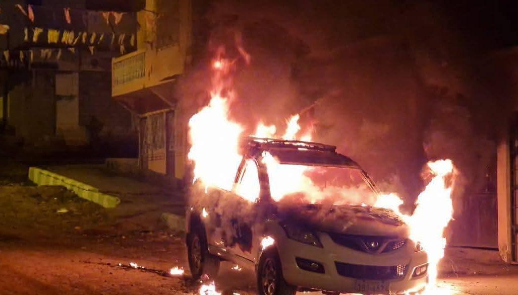 Vehículo incendiado en San Martín de Porres