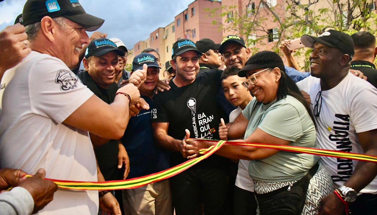Alcalde Char en la entrega del parque en Villa Cordialidad.