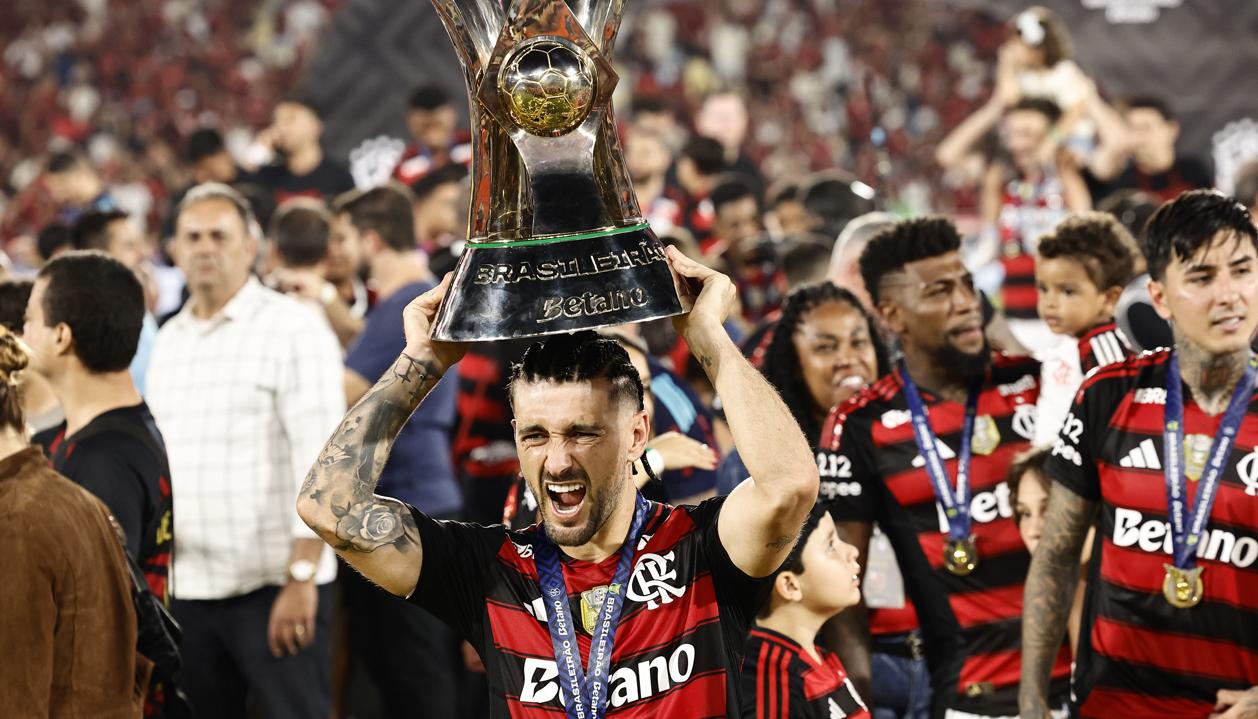 El uruguayo Giorgian De Arrascaeta, campeón de la Copa Libertadores con Flamengo. 