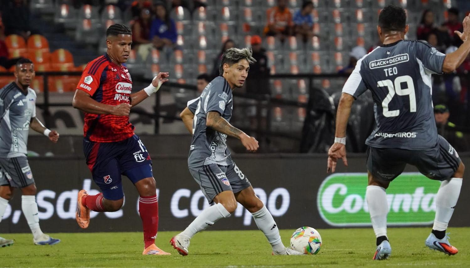 Bryan Castrillón entró en el segundo tiempo y marcó el gol del descuento de Junior ante Medellín.