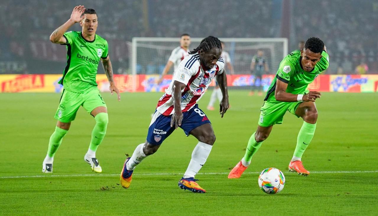 Yimmi Chará durante el partido contra Nacional. 