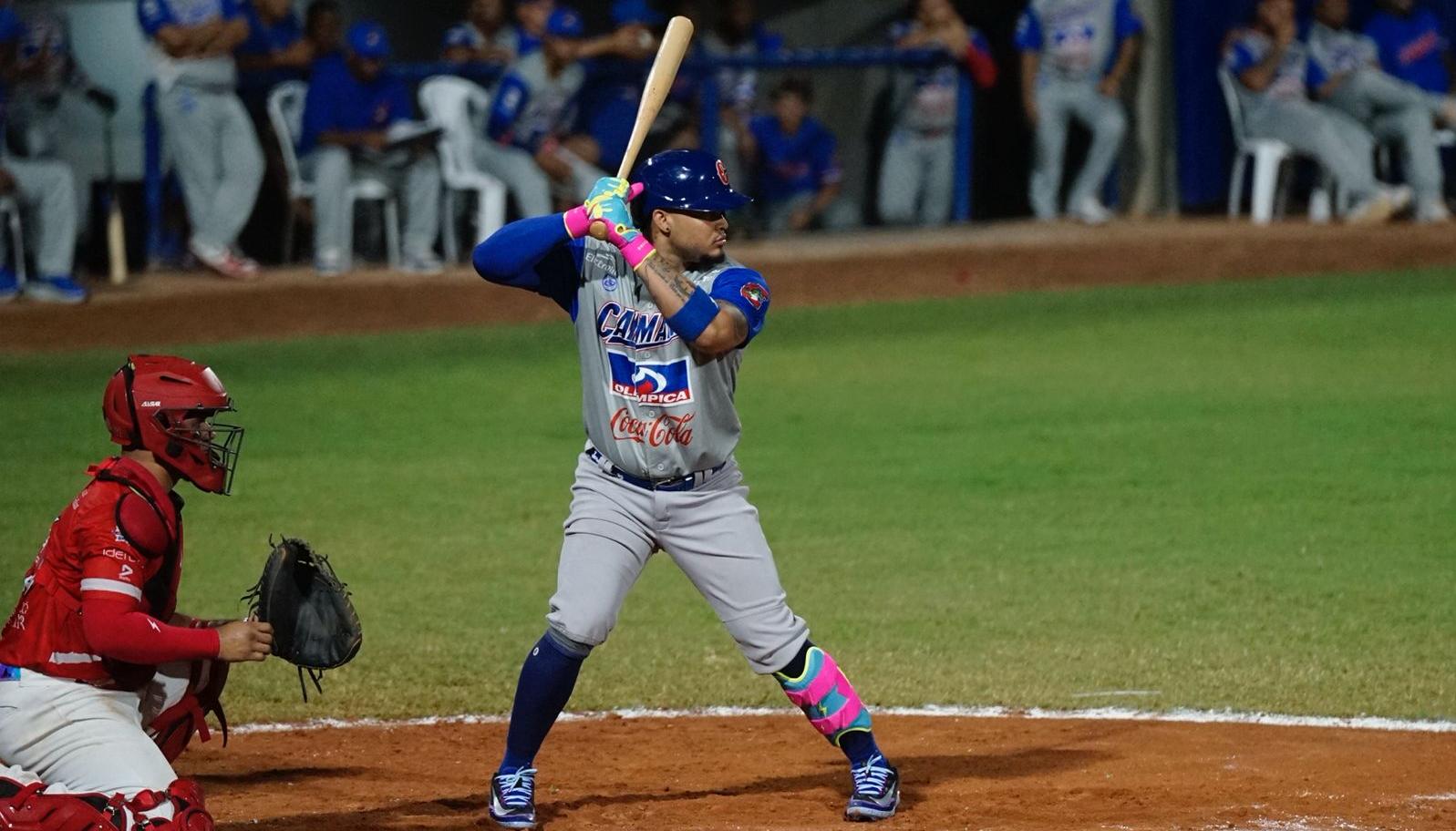 Jordan Díaz bateó un jonrón de dos carreras ante Julio Teherán. 