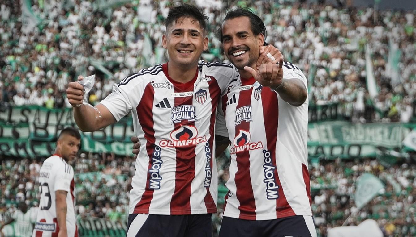 Los paraguayos Guillermo Paiva y Javier Báez, dos de los cuatro extranjeros inscritos por Junior. 