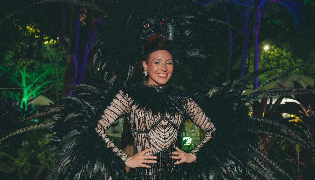 Michelle Char Fernández luciendo la pieza. 