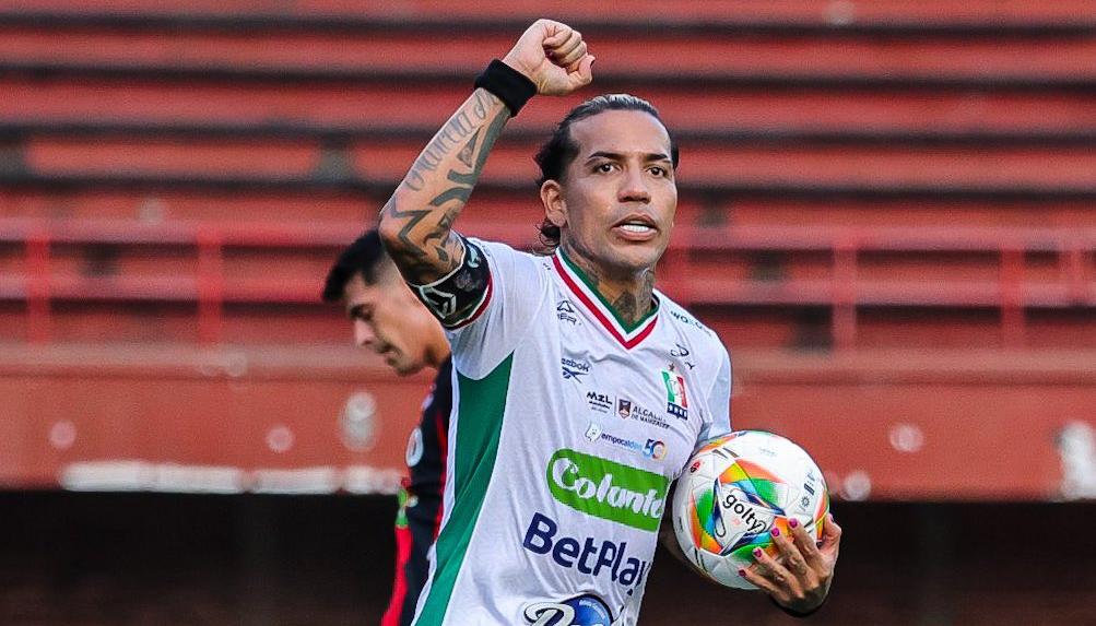 Dayro Moreno celebrando uno de sus goles al Cúcuta Deportivo.