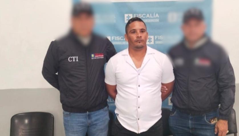 Carlos Alfredo Ortiz Meléndez tras ser capturado por el CTI de la Fiscalía. 