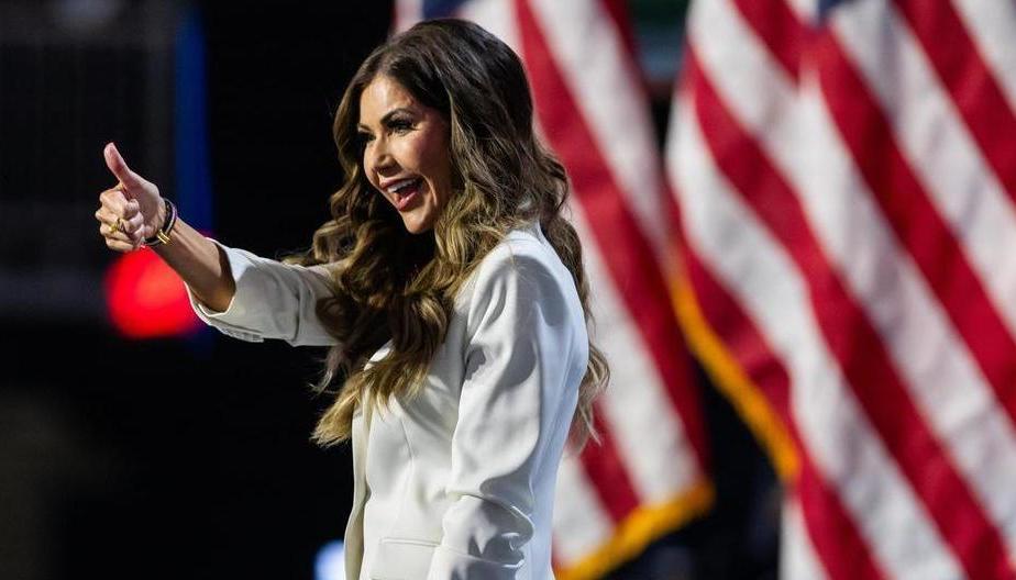 Kristi Noem, secretaria del DHS.