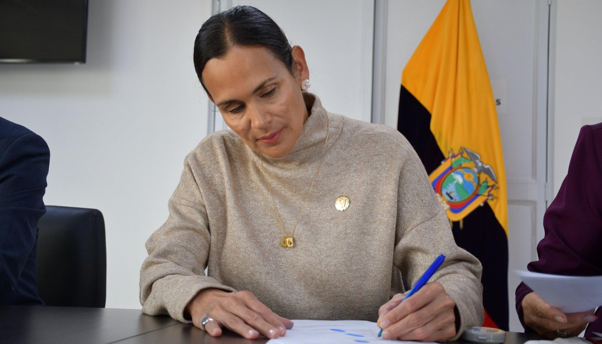 La Ministra de Ambiente y Energía de Ecuador, Inés Manzano