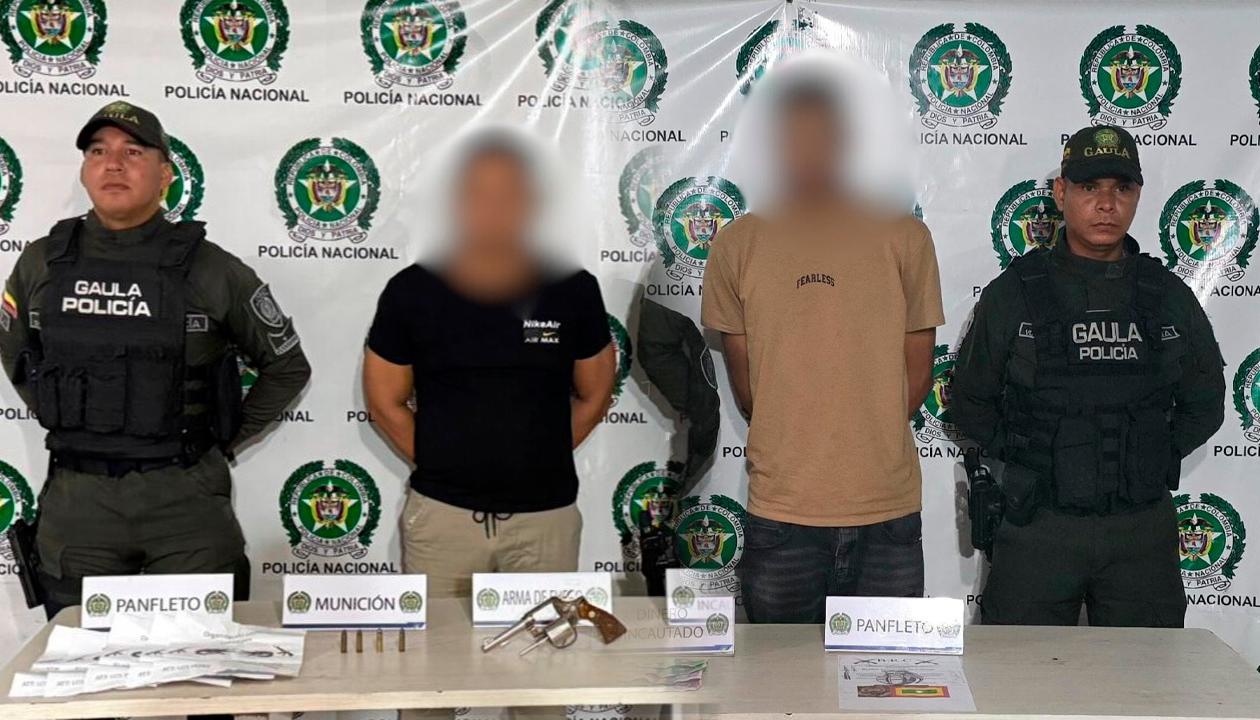 Los dos capturados por parte del Gaula de la Policía. 