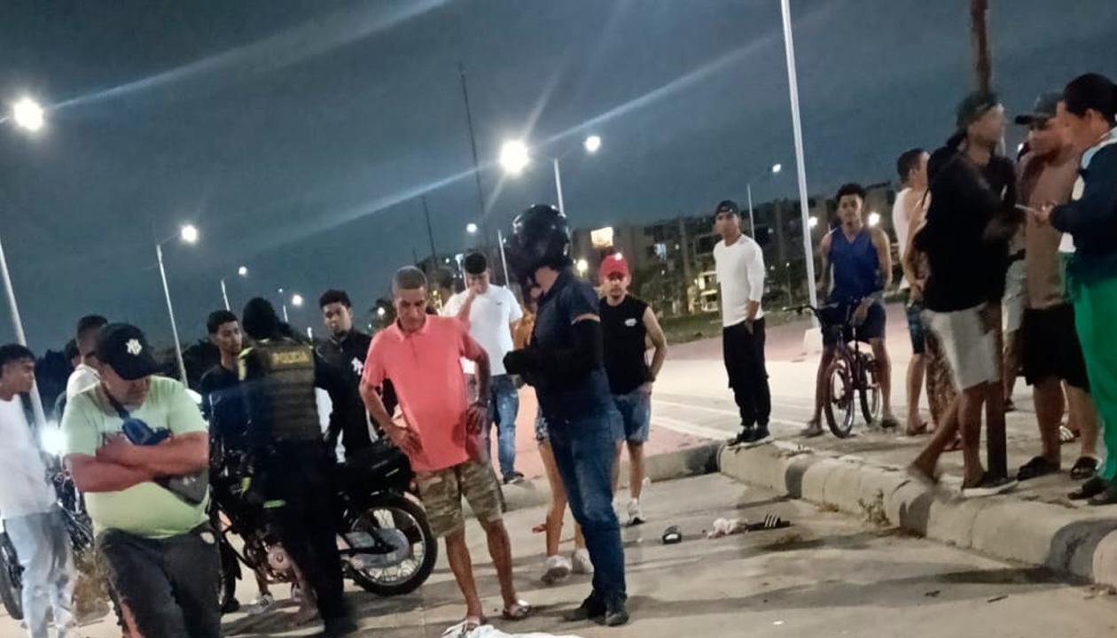 Un adolescente de 15 años quedó muerto en el lugar de los hechos. 