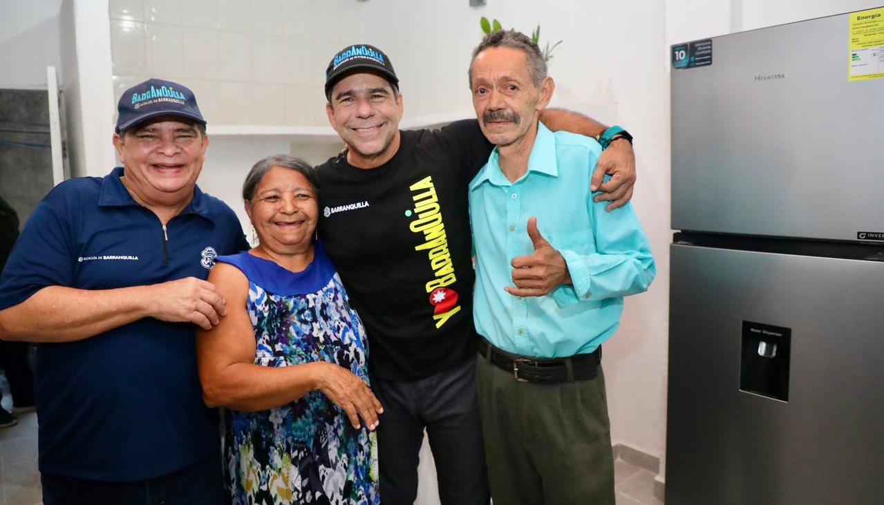 Alcalde Char durante la entrega de los mejoramientos de vivienda. 