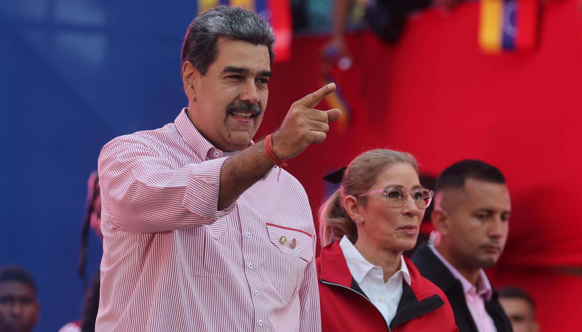  Nicolás Maduro junto a su esposa Cilia Flores.