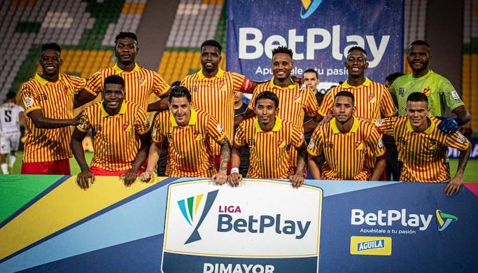 Jugadores del Deportivo Pereira en el debut de la Liga colombiana.