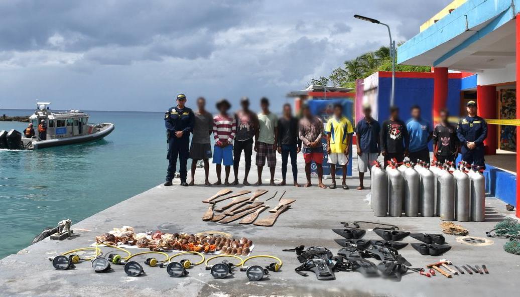 Pescadores rescatados y material recuperado