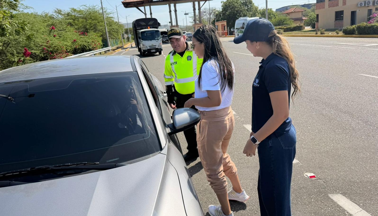 Policía y autoridades de tránsito. Imagen de referencia.