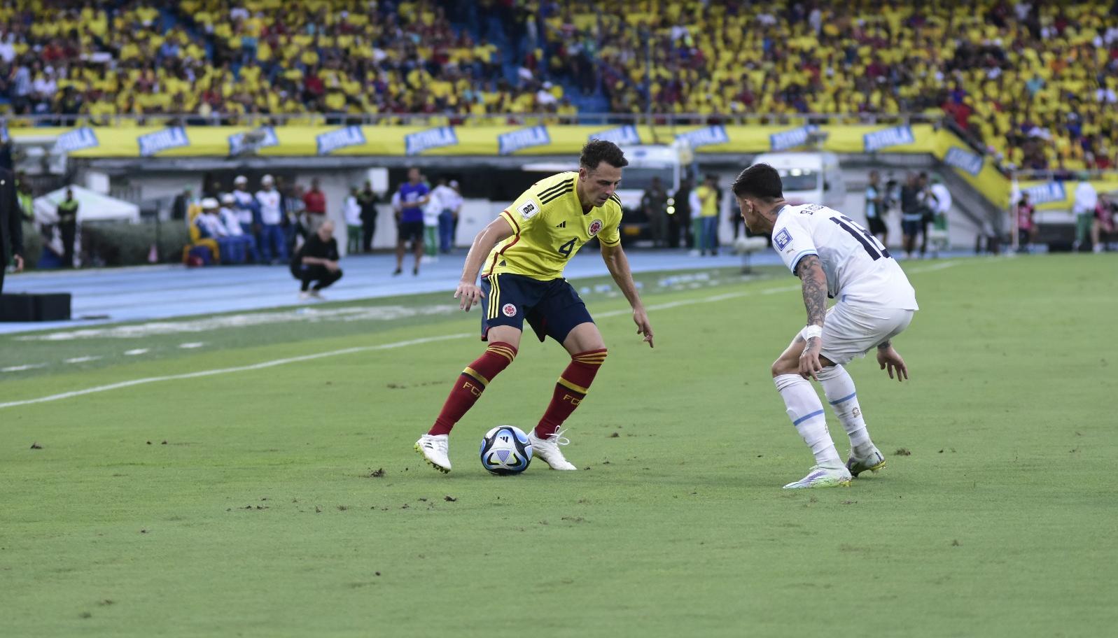 Santiago Arias, lateral derecho colombiano.