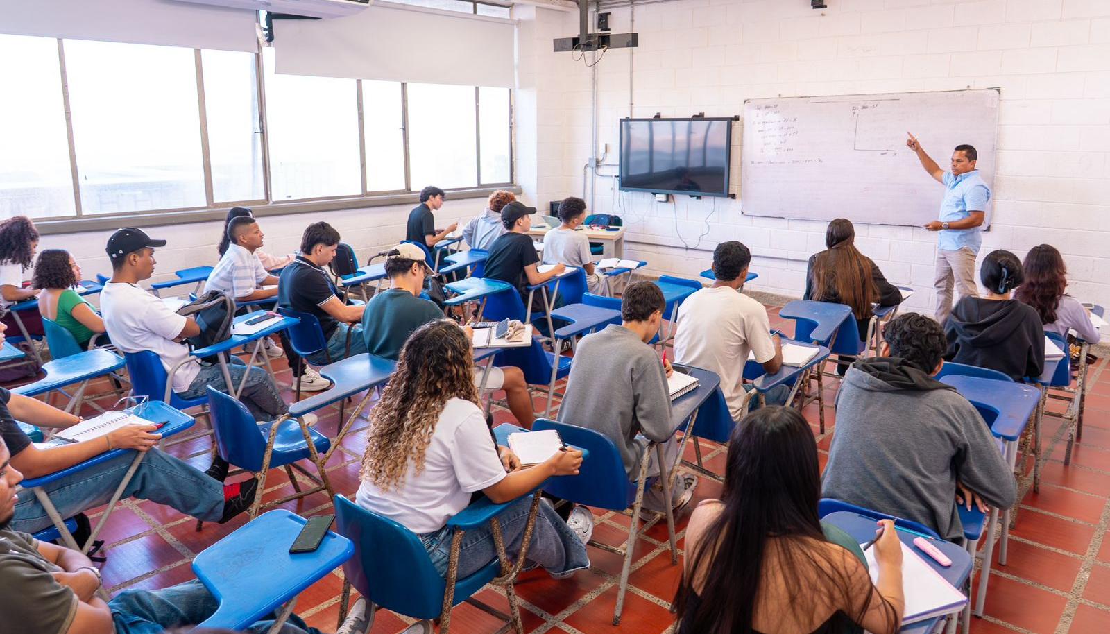 Estudiantes de Uniatlántico regresan a clases luego de dos meses de paro.