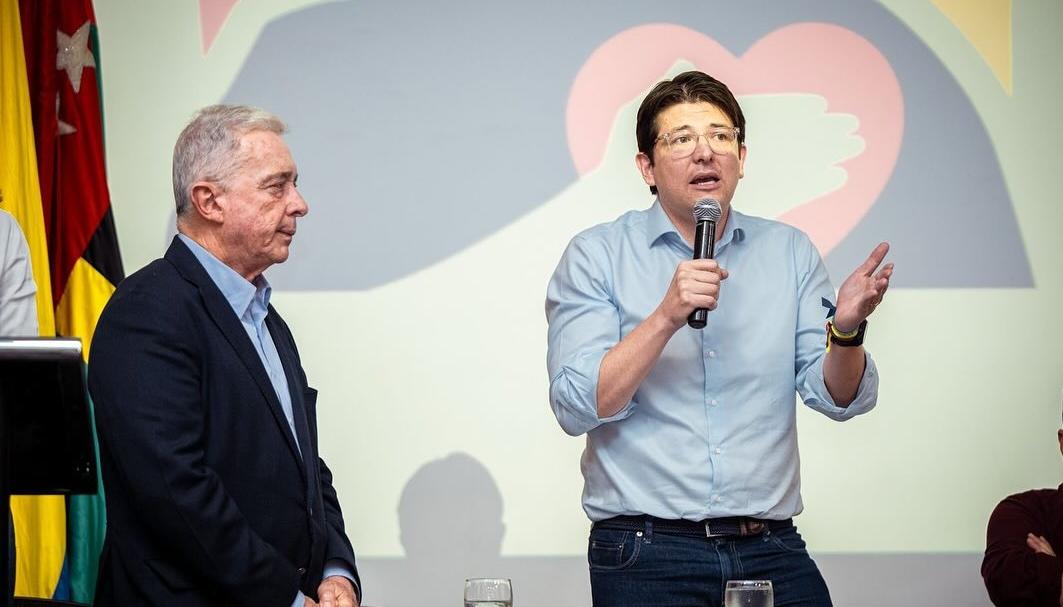 Álvaro Uribe Vélez y Miguel Uribe Turbay.
