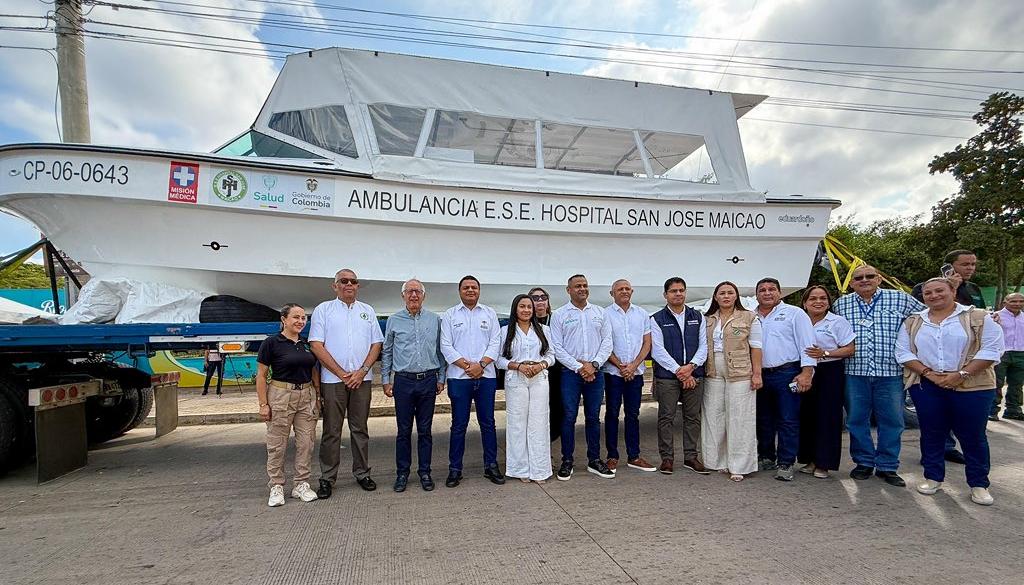 El ministro de Salud, Guillermo Jaramillo, durante la entrega de ambulancias. 