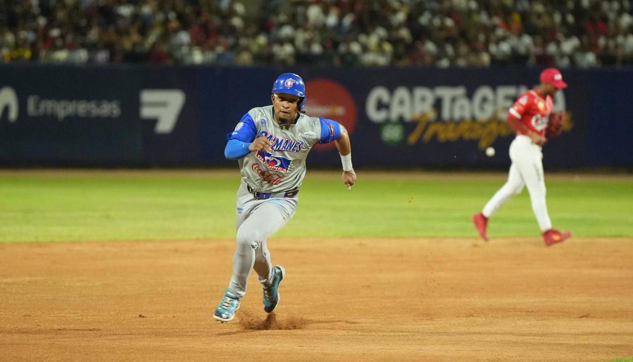 Carlos Arroyo anotó la primera carrera de Caimanes en el juego. 