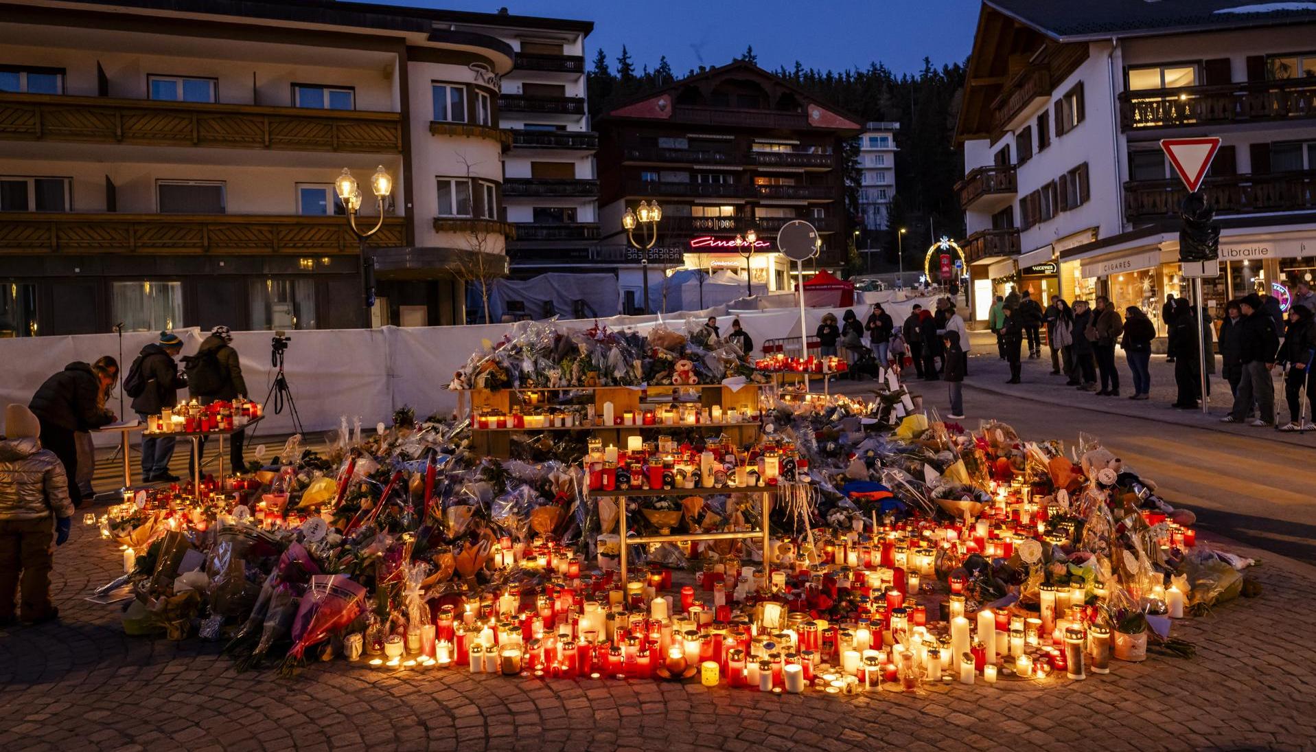 Velatón en homenaje a las víctimas del incendio.
