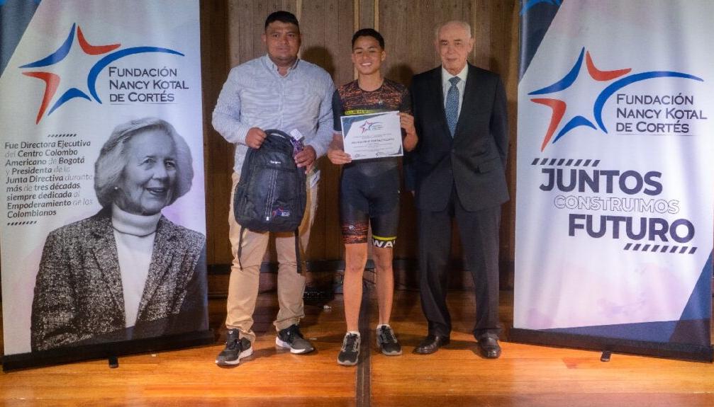 El programa se desarrolla en alianza con el Centro Colombo Americano de Bogotá.