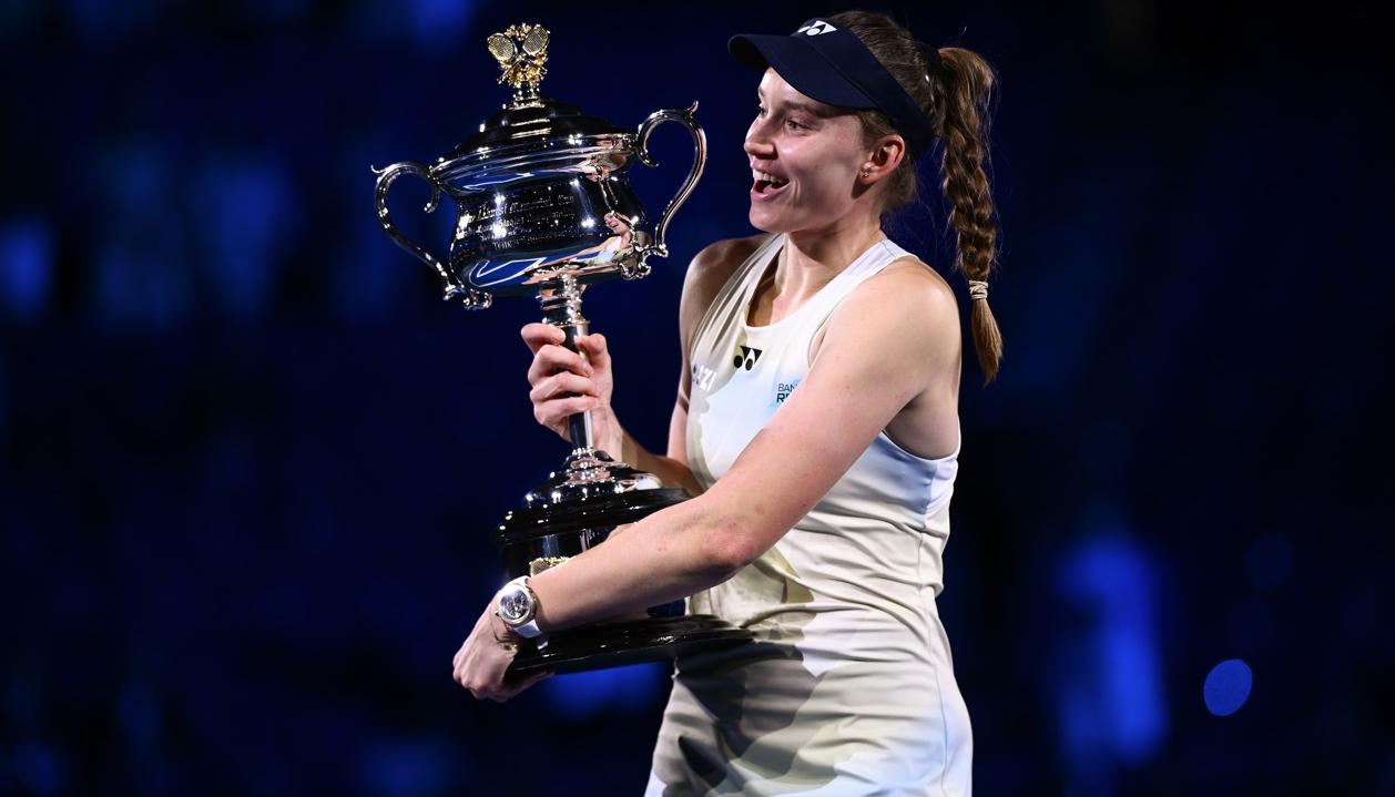 Elena Rybakina se coronó campeona por primera vez en Australia. 