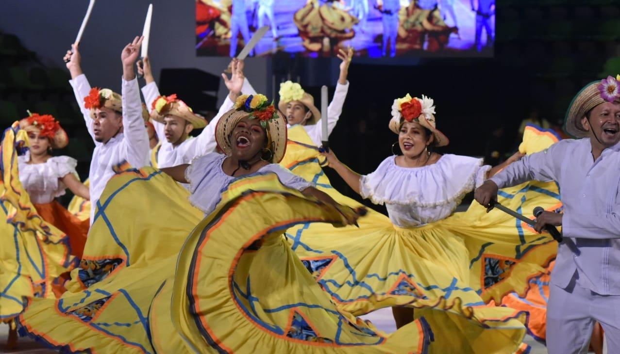 Danzas representativas del Carnaval estarán en la Plaza de la Paz.
