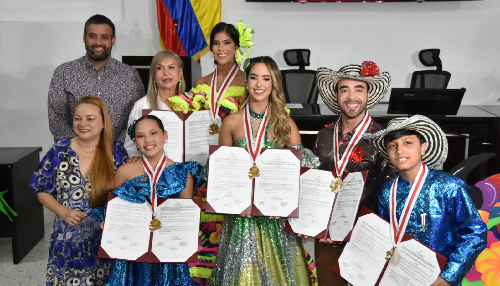 Reyes del Carnaval de la 44 y del Atlántico. 