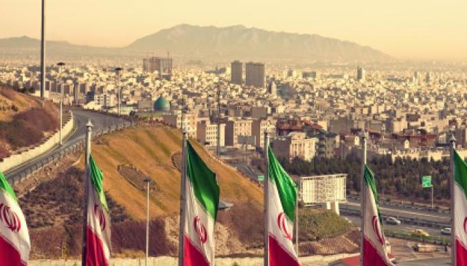 Iniciamos el 2026 con poesía iraní.