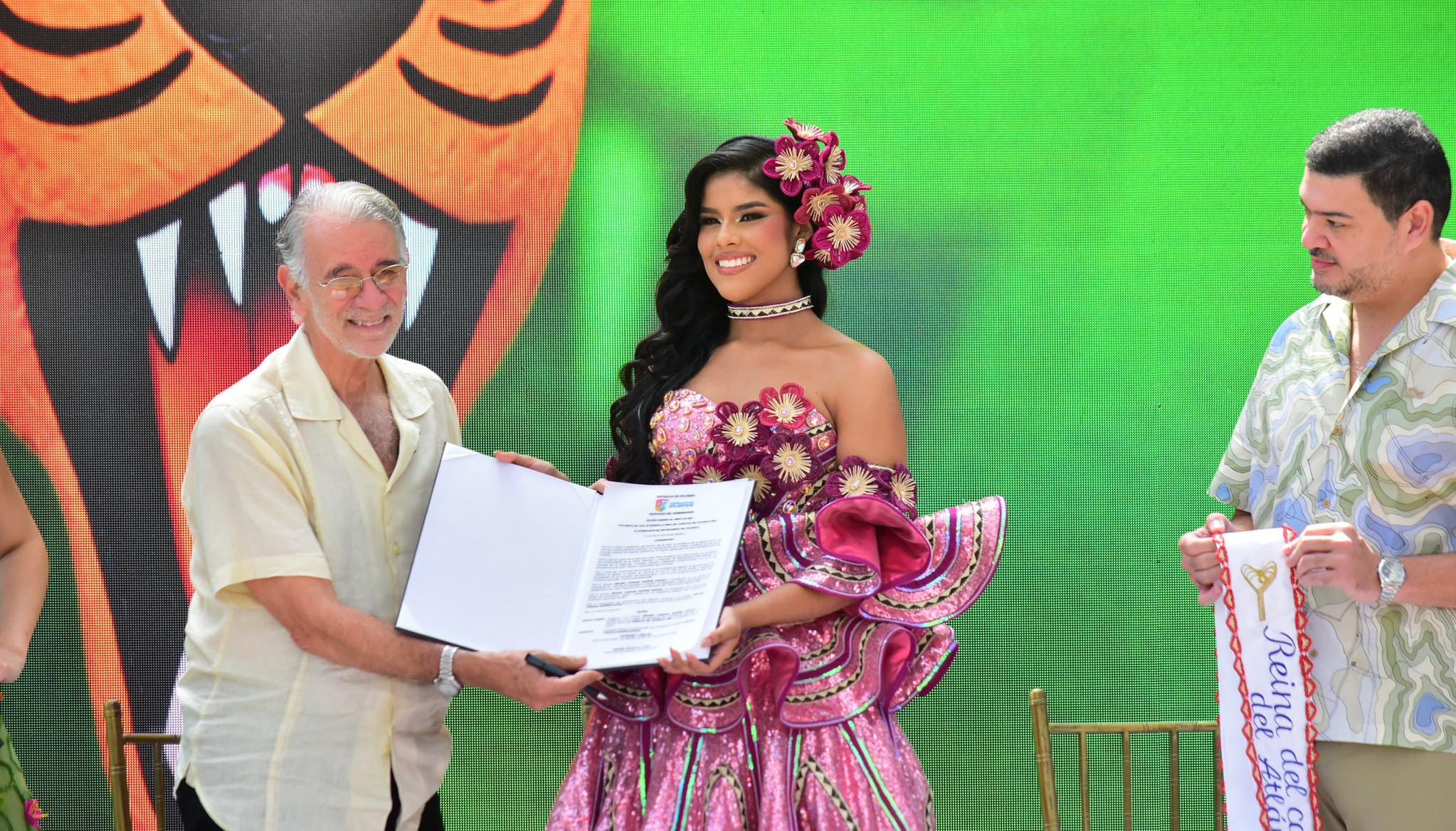 El Gobernador Eduardo Verano y la Reina Stefanny Martínez Barceló.