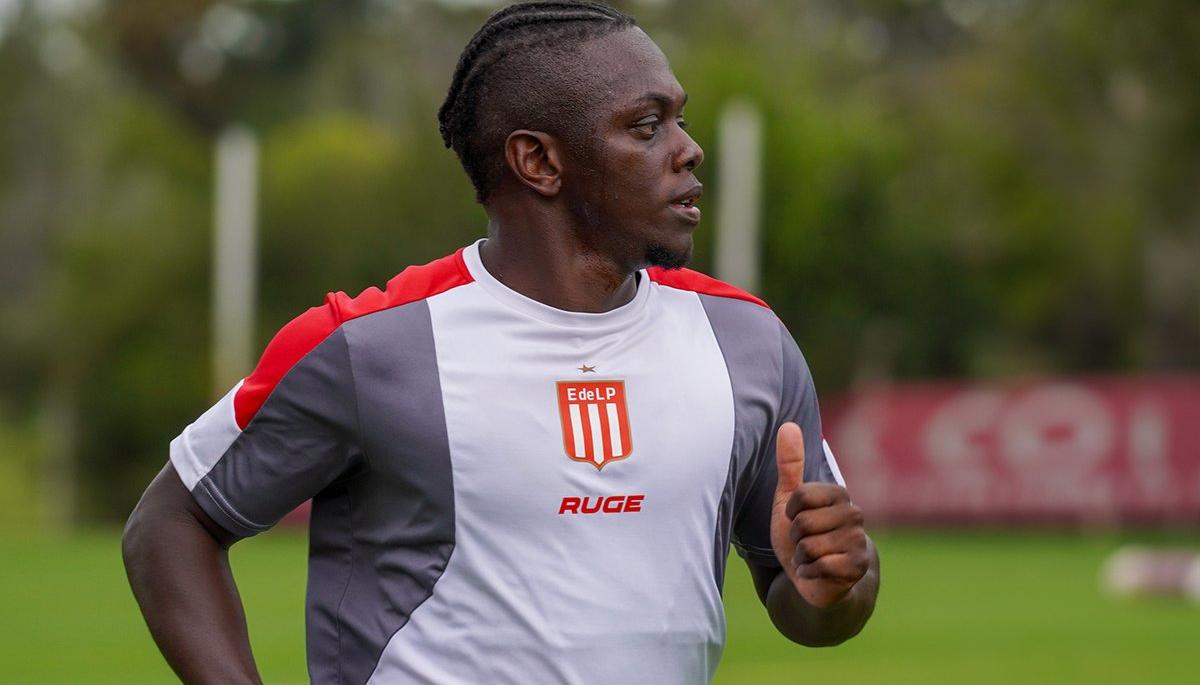 Edwuin Cetré se presentará a entrenar este miércoles con Estudiantes. 