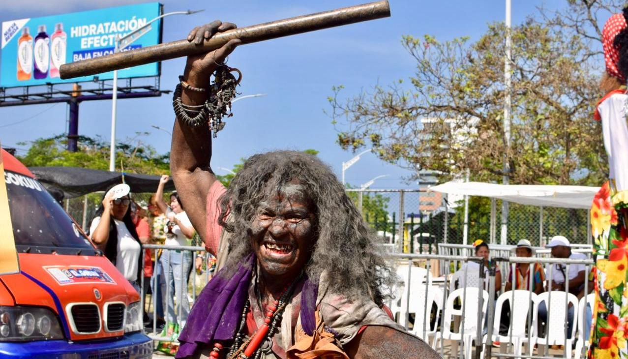 Emiliana Villar, con su tradicional disfraz de loca.