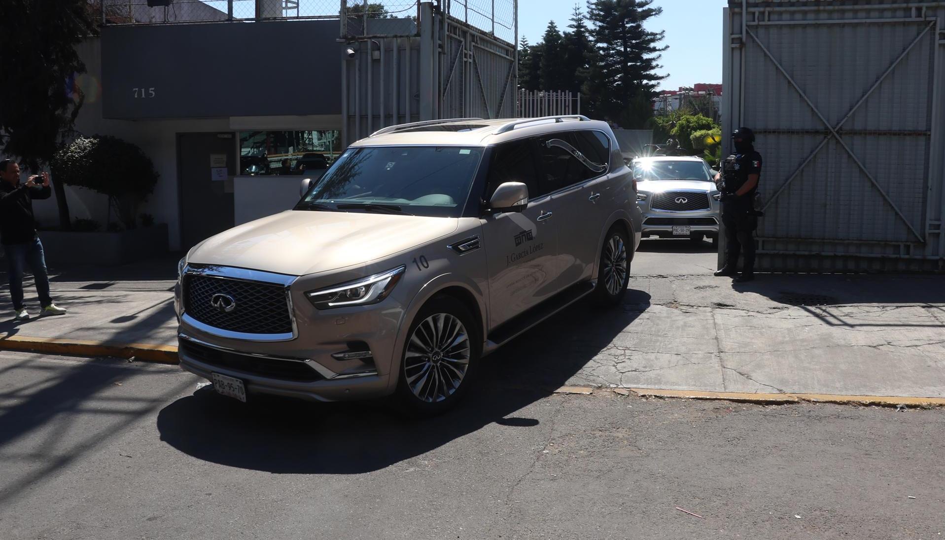 Carroza fúnebre con restos de Nemesio Oseguera.