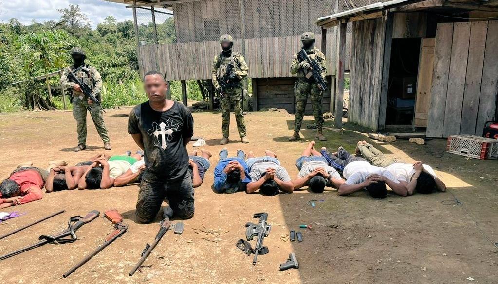 Alias 'Camilo' fue capturado junto a otras nueve personas.