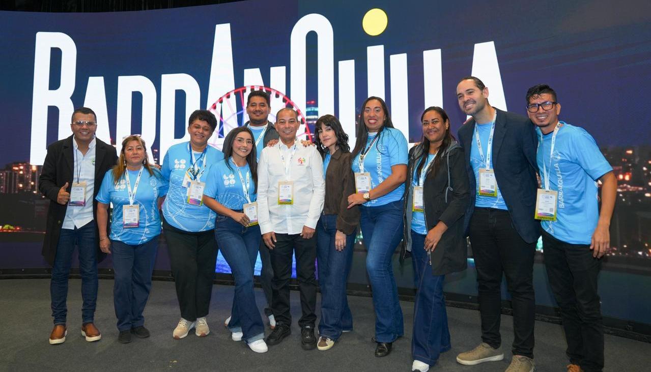 Equipo de la Alcaldía de Barranquilla en la Vitrina de Anato.