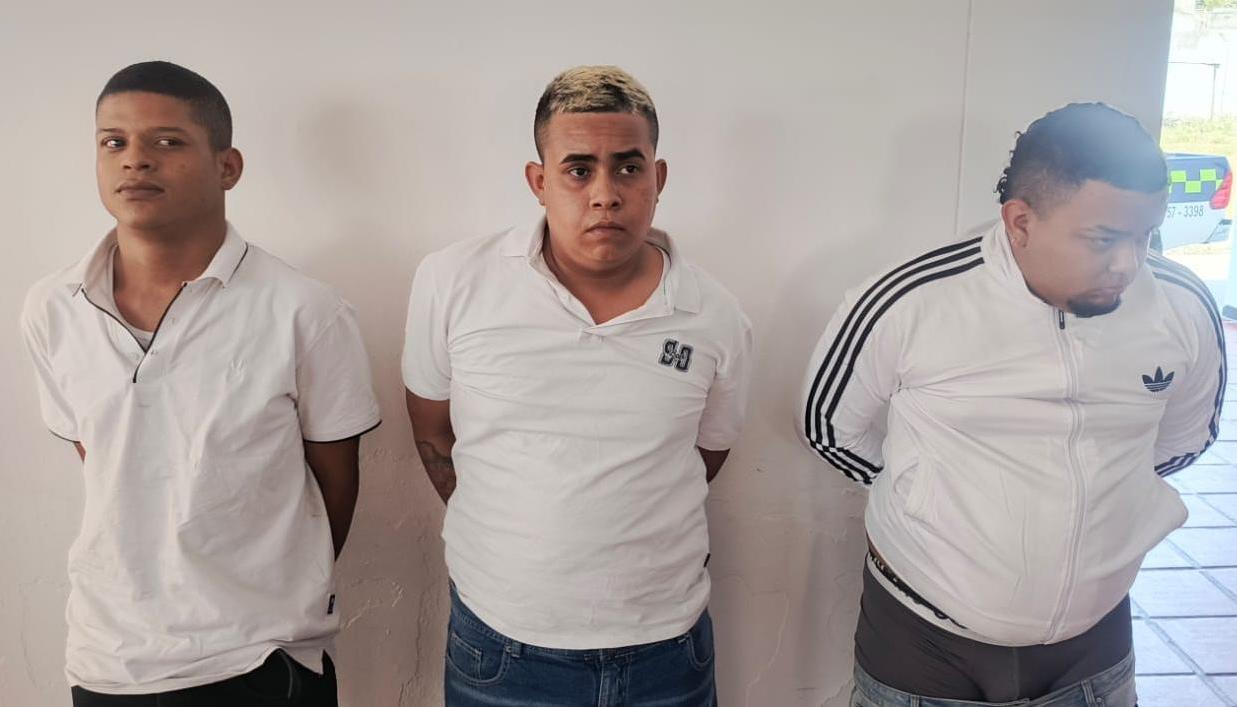 Diego Armando Olivares Amaya, Ronaldo Enrique González Cabello y Óscar Andrés Movilla Zanabria.