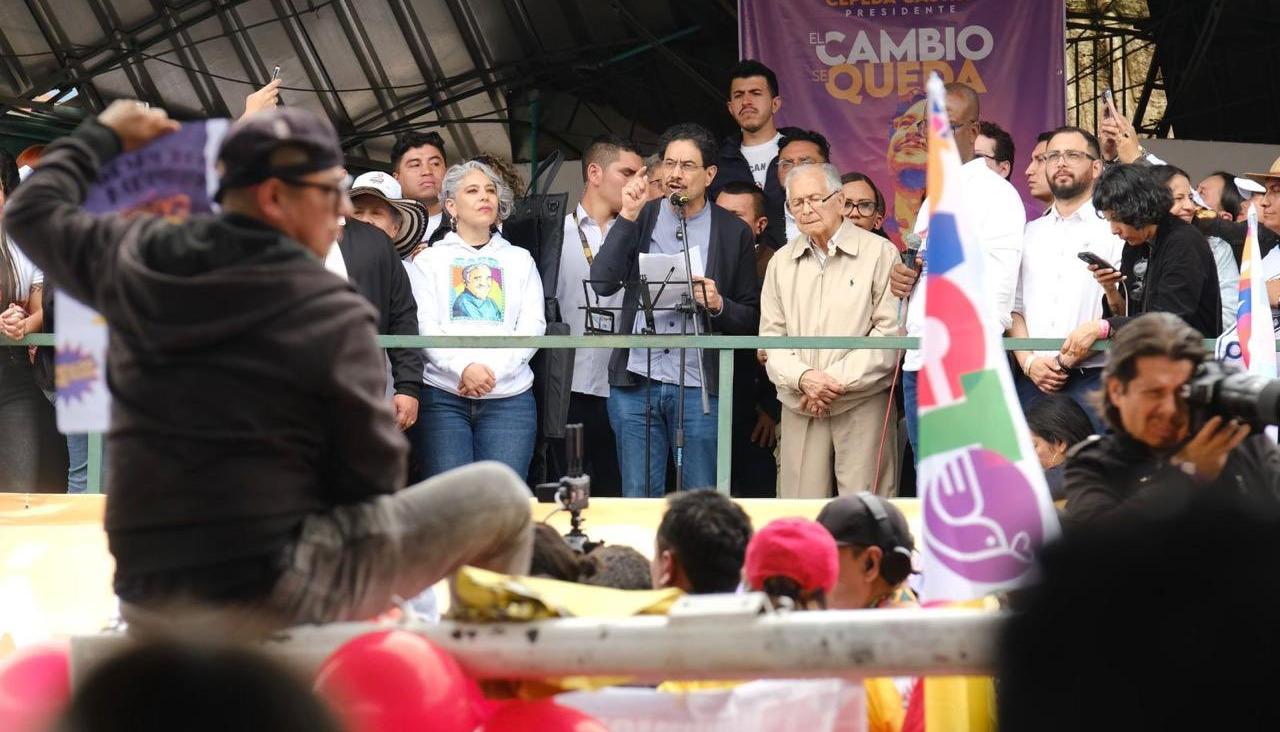 El candidato presidencial Iván Cepeda.
