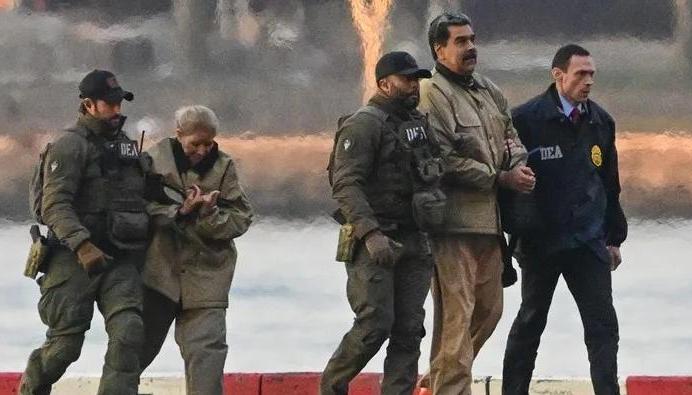 Cilia Flores y Nicolás Maduro en poder de las autoridades estadounidenses.