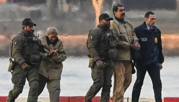 Cilia Flores y Nicolás Maduro en poder de las autoridades estadounidenses.